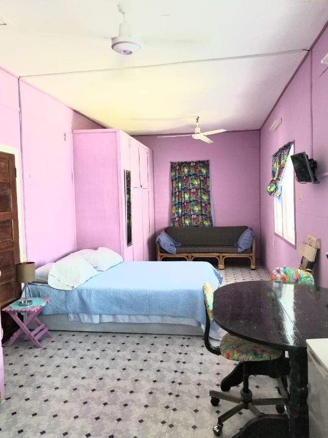 Chapito'S Apartment 1 Caye Caulker Exterior photo